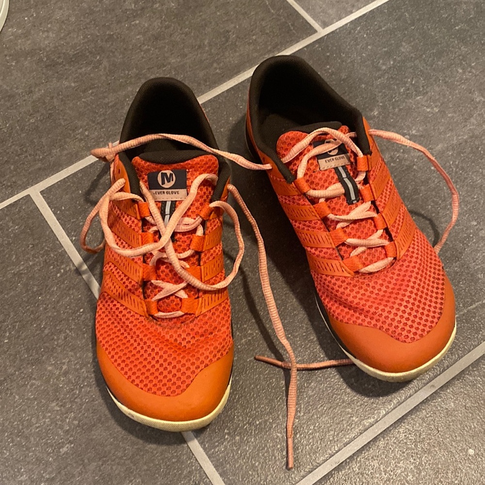 Barefoot style runner